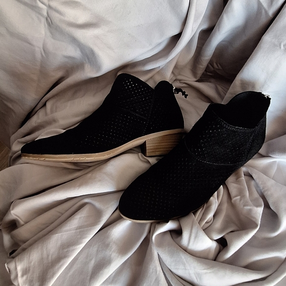 Kenneth Cole suede booties - Picture 7 of 16